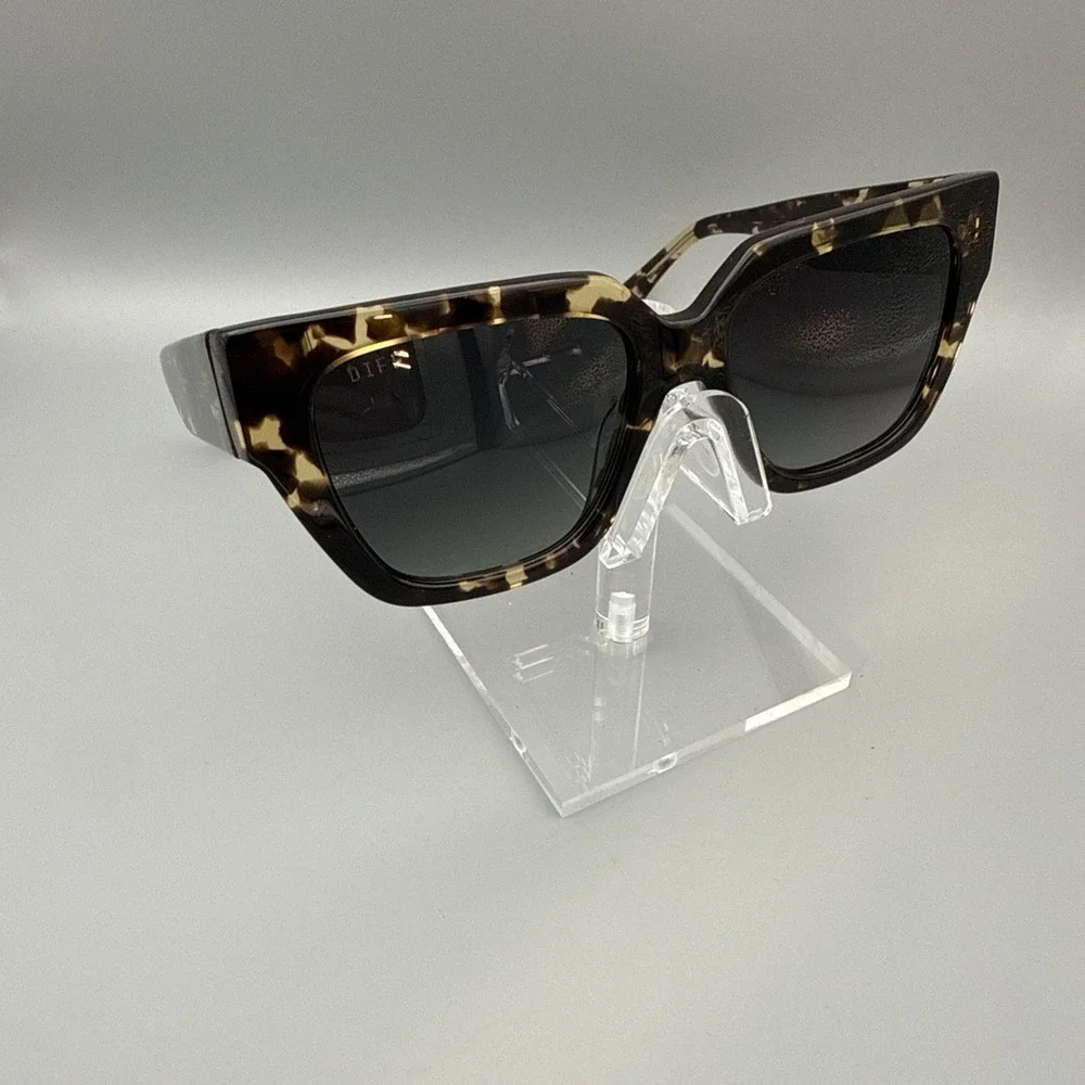 DIFF Remi II Designer Sunglasses Authentic- Tortoise Cat Eye-Polarized Gradient